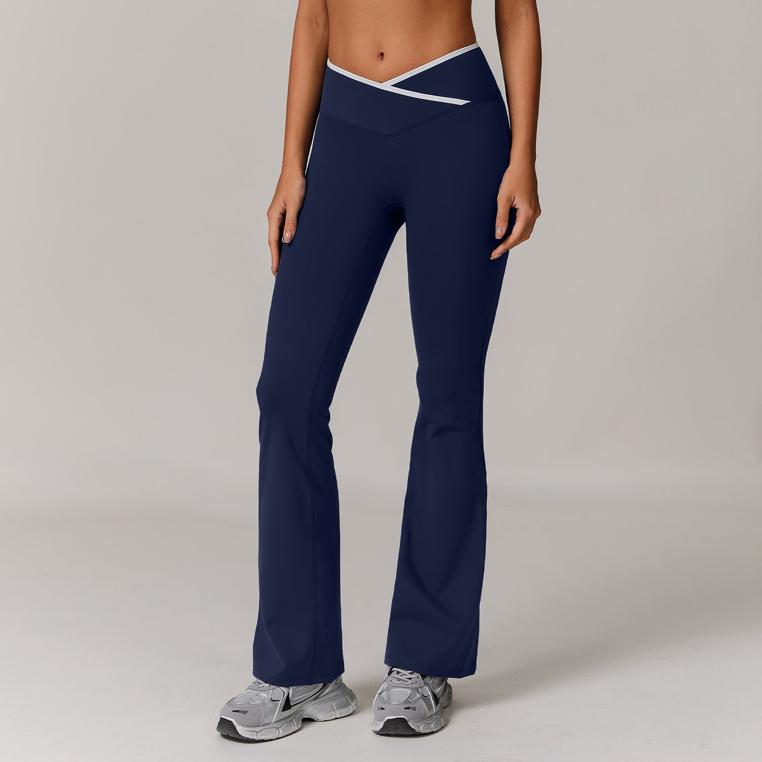Contour Sculpt Flared Leggings in Navy