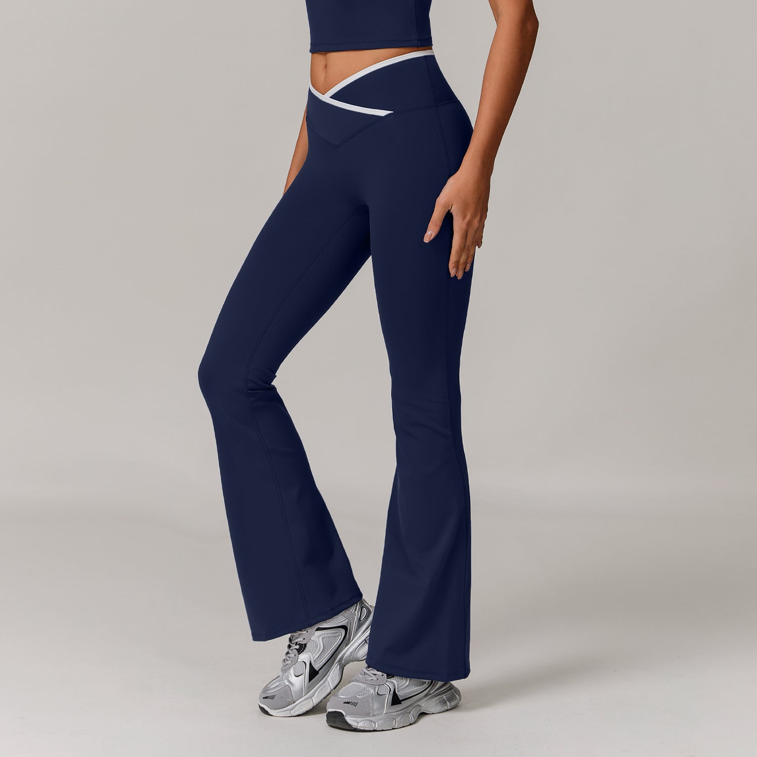 Contour Sculpt Flared Leggings in Navy