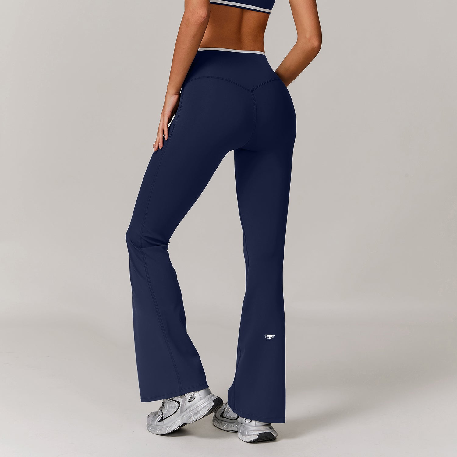 Contour Sculpt Flared Leggings in Navy