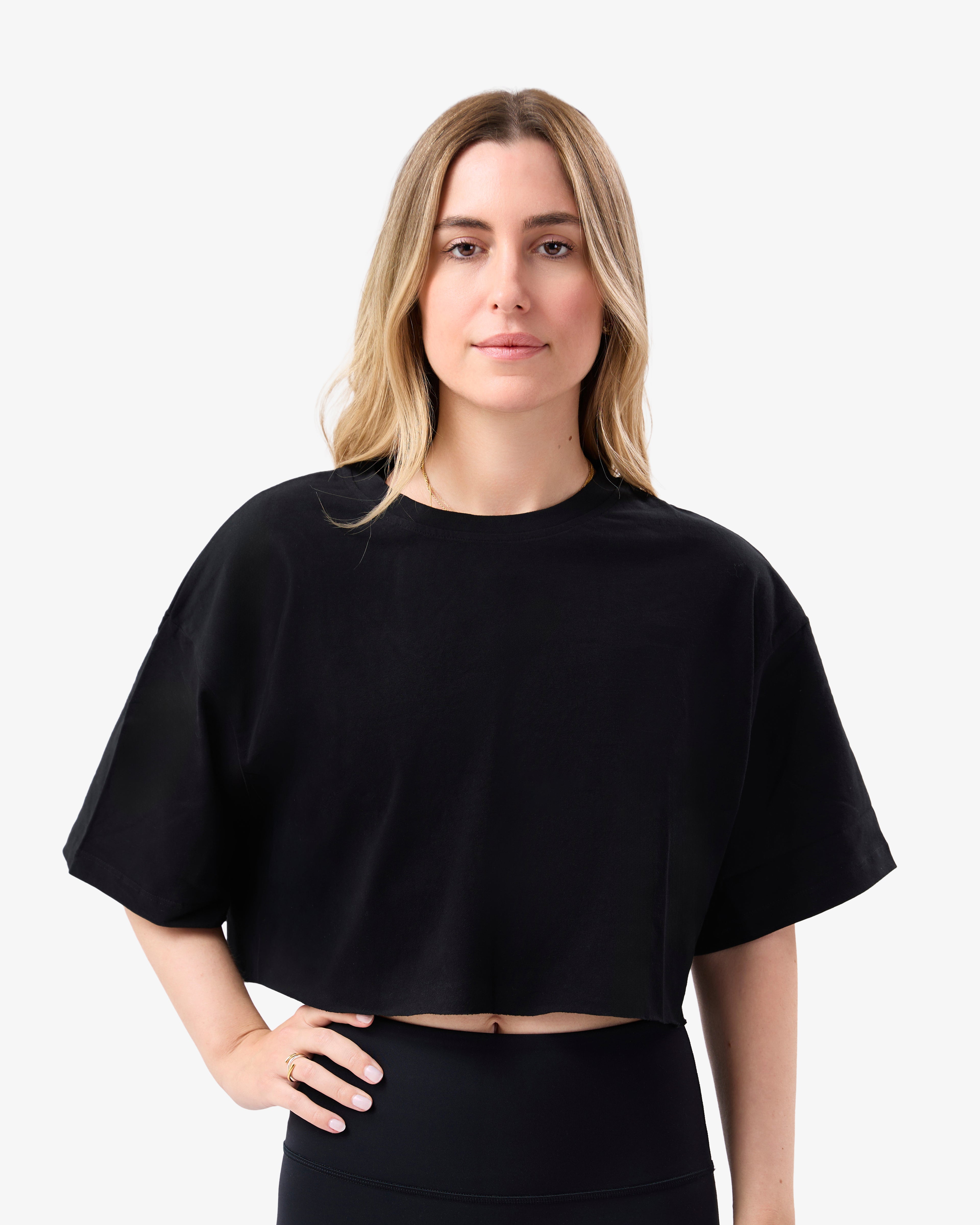 Relaxed Cropped Tee in Black
